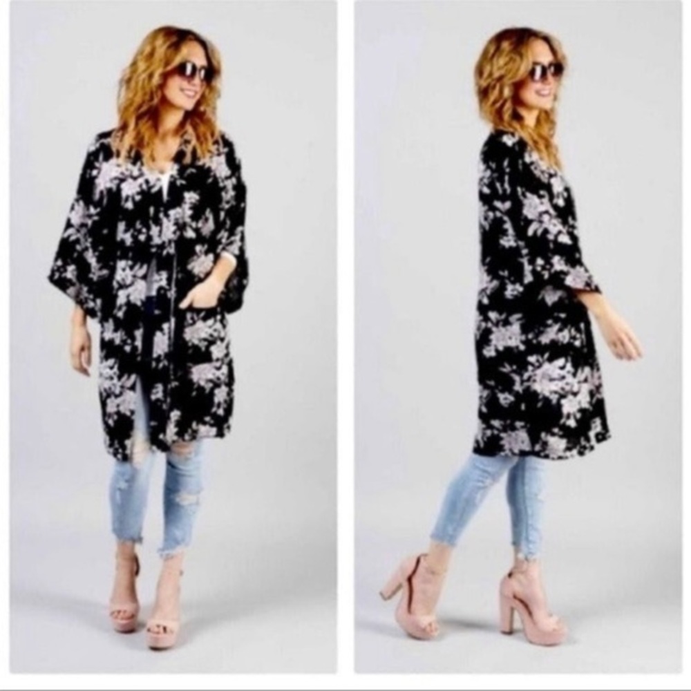 Anthropologie Spiritual Gangster Kimono Maya Cover Up Tie Robe Duster One Size